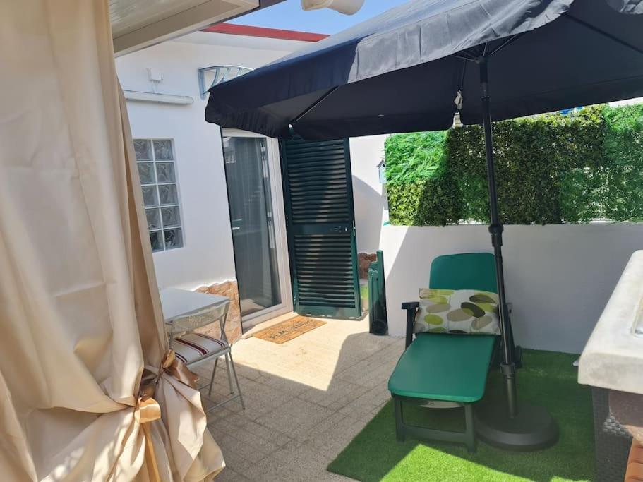 "Linda'S Guest House" Beach House With Private Patio & Hot Tub, 3 Min From The Beach Costa da Caparica Esterno foto