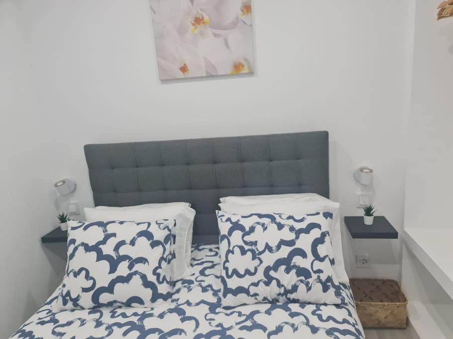 "Linda'S Guest House" Beach House With Private Patio & Hot Tub, 3 Min From The Beach Costa da Caparica Esterno foto